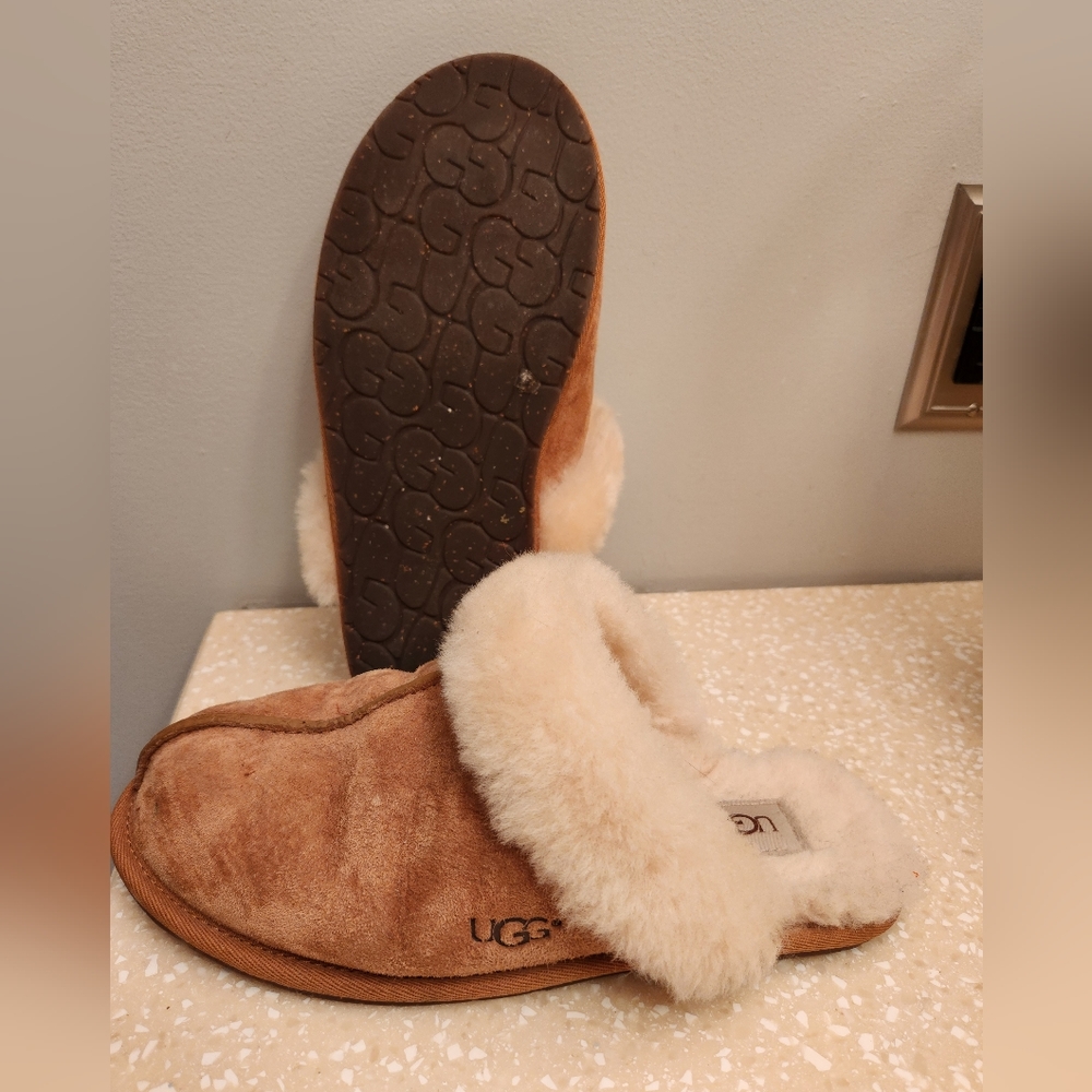 UGG slippers 8